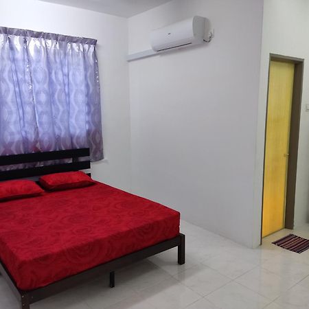 2Storey Asraf'S Homestay Seri Iskandar Extérieur photo