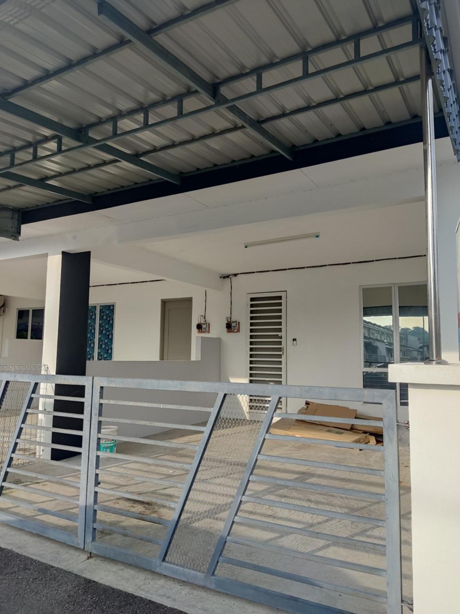 2Storey Asraf'S Homestay Seri Iskandar Extérieur photo