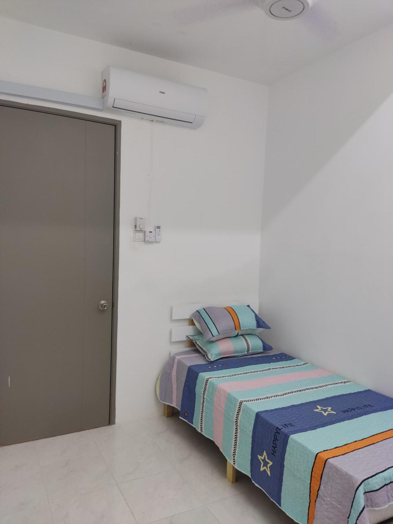 2Storey Asraf'S Homestay Seri Iskandar Extérieur photo