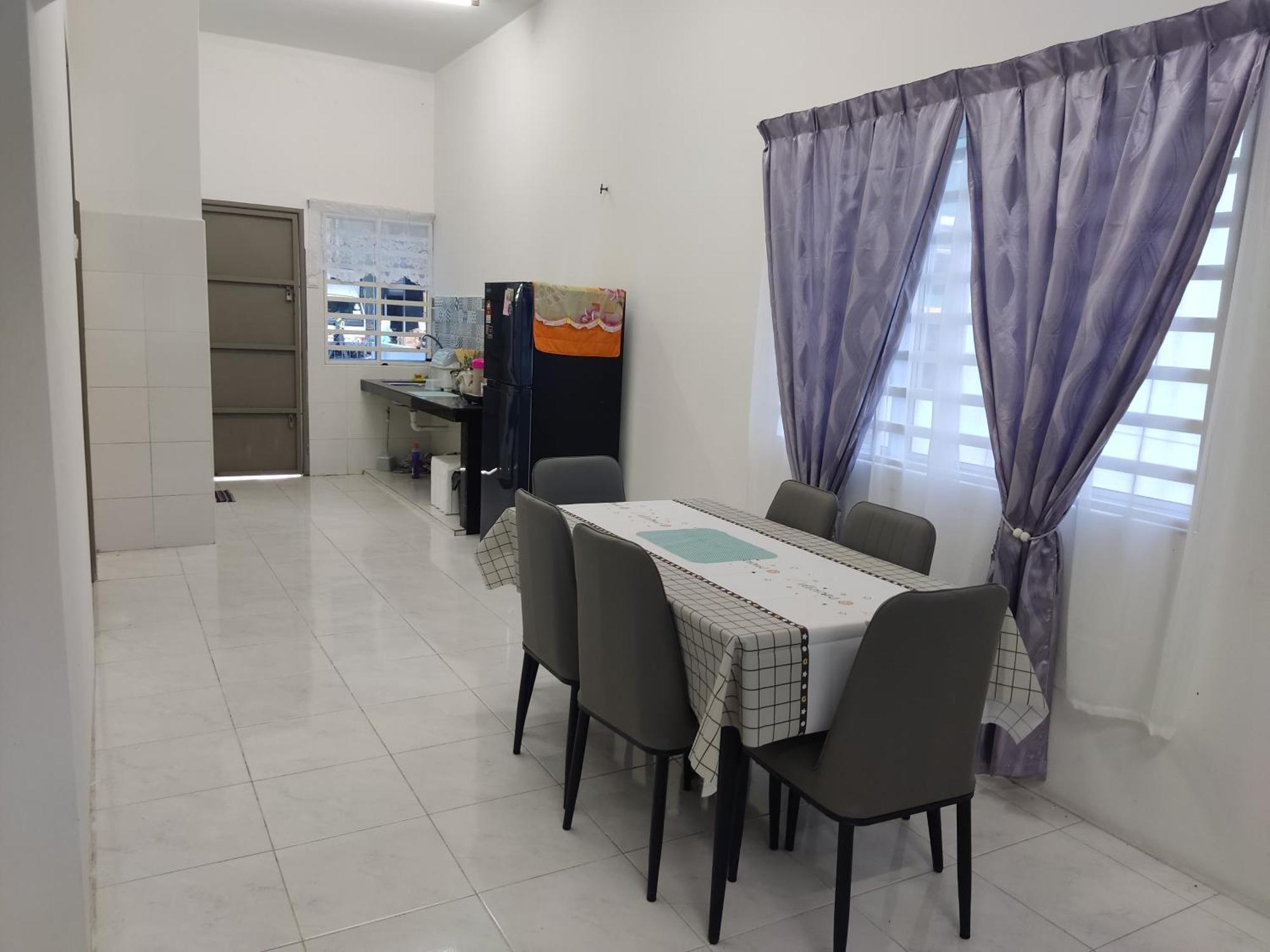 2Storey Asraf'S Homestay Seri Iskandar Extérieur photo