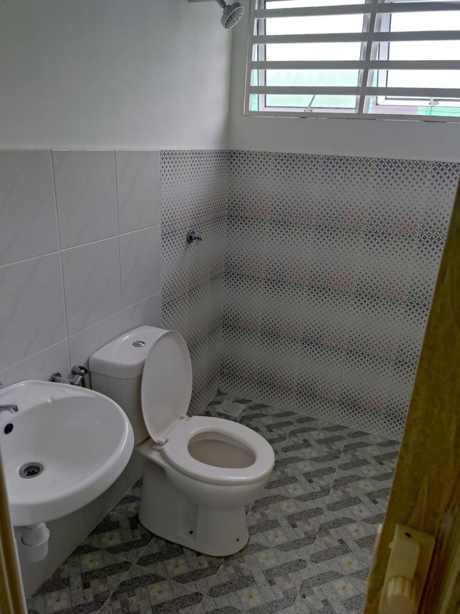 2Storey Asraf'S Homestay Seri Iskandar Extérieur photo