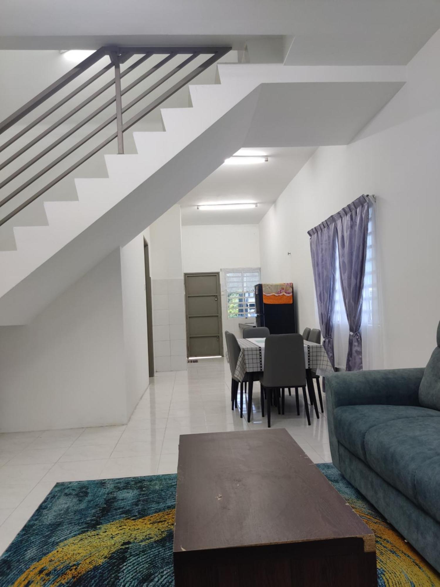 2Storey Asraf'S Homestay Seri Iskandar Extérieur photo
